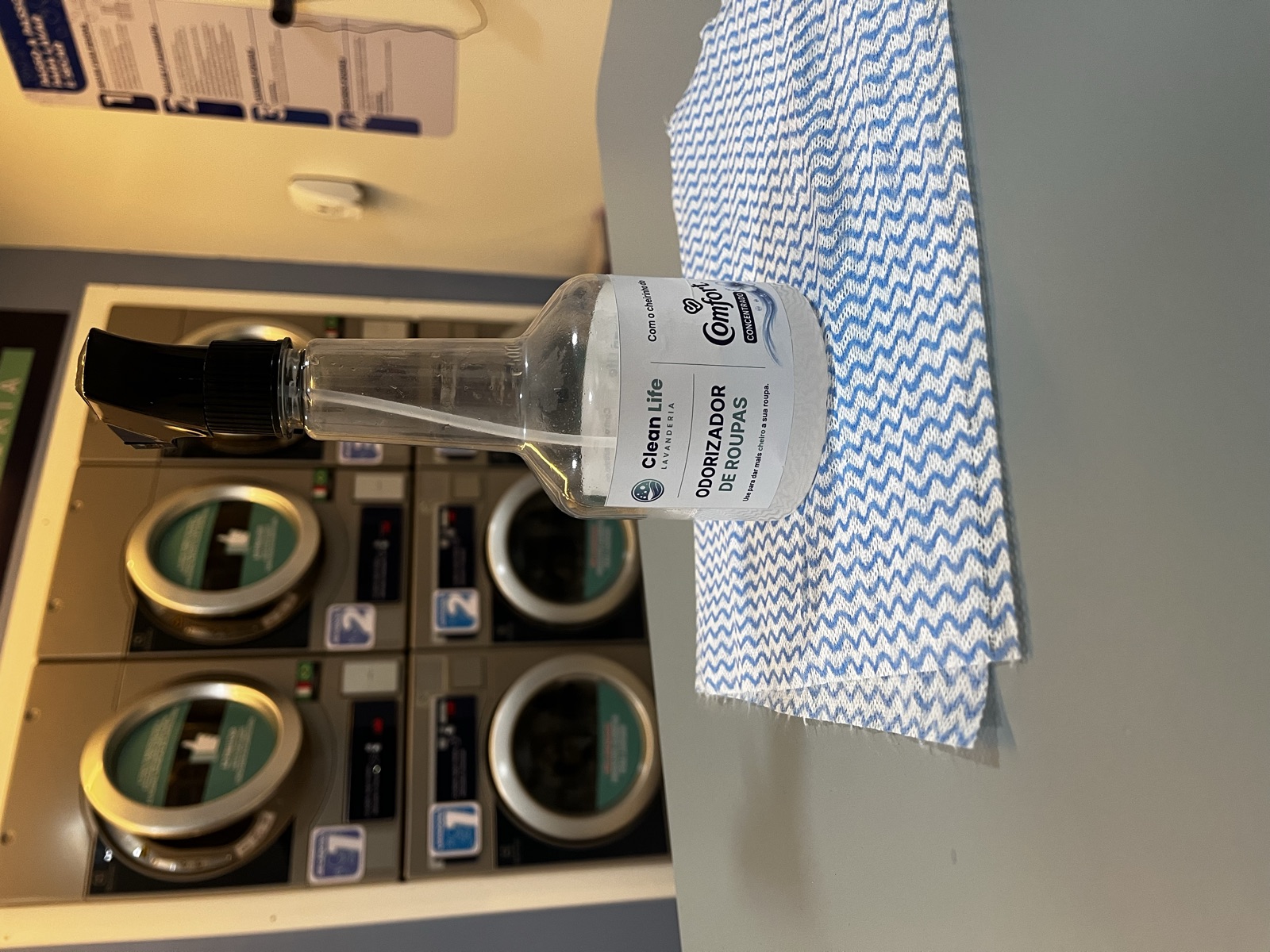 Odorizador de roupas oferecido aos clientes
